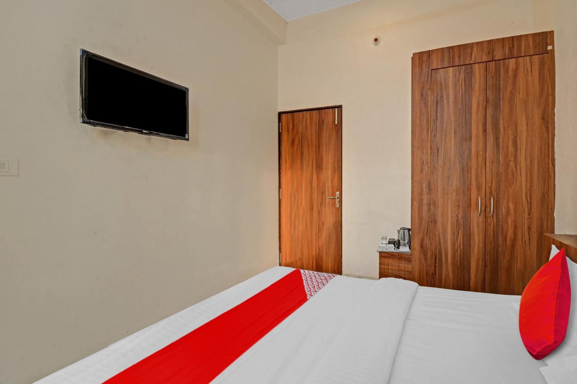 Hotel O Silver Valley Udaipur Esterno foto